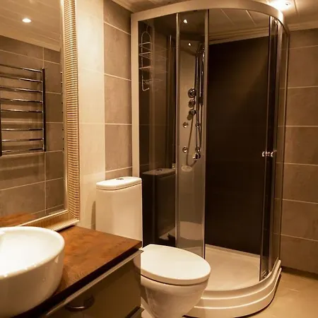 Διαμέρισμα Cozy Close To The *